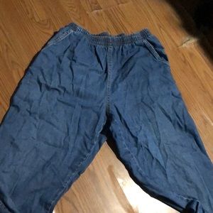 Wide legged jeans with stretchy waistband